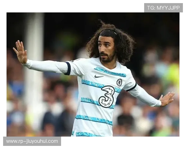 从绿茵梦想到荣耀巅峰马克足球球员的奋斗与传奇故事